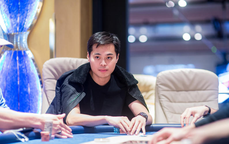 А это Джеймс Чен из Тайваня. Он — чиплидер турнира