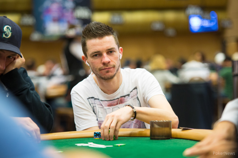 Любитель Джейсон Томпкинс играет Main Event WSOP за $10.000