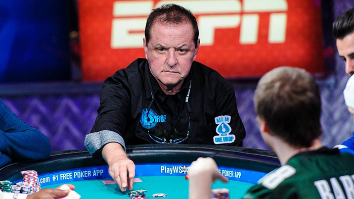 Пьер Невиль (Pierre Neuville) играет турнир WSOP One Drop, 2015 год