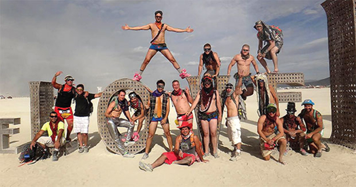 Покерная тусовка на Burning Man 2014.
