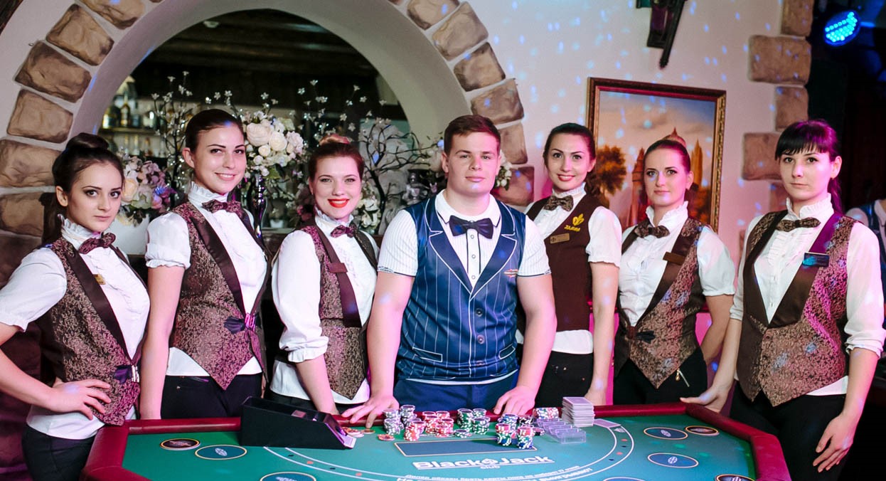 Случайное фото из казино отражает гендерные предпочтения при найме.