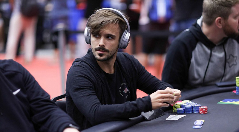 Юрий Мартинс