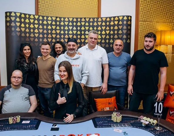 Мелика Разави (слева) на финалке I'M POKER с Сергеем «Gipsy» Рыбаченко и Mewezaso