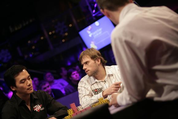 Джон Хуанда и Иван Демидов на финалке Main Event WSOPE 2008.