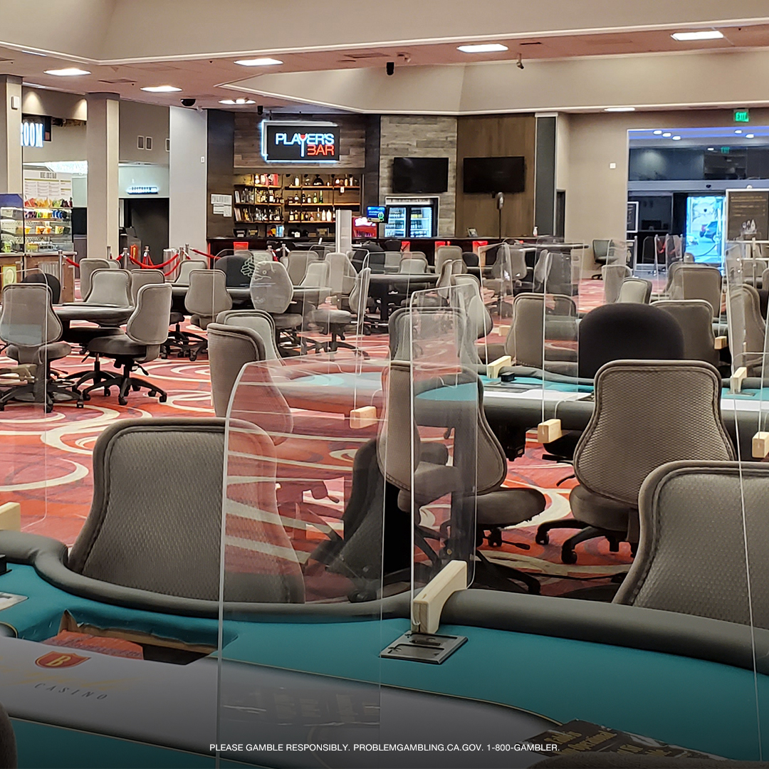 Плексиглас уже частично снят в основном зале Bycicle