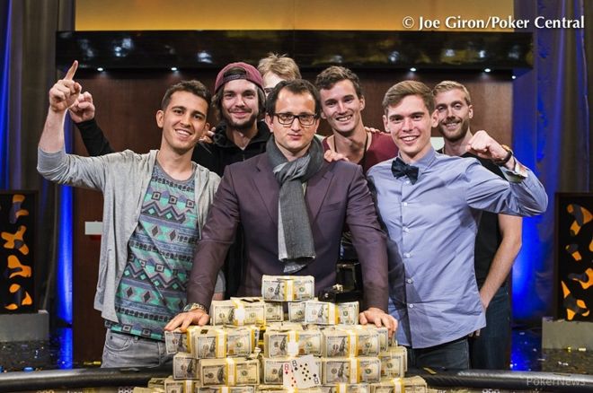 Кемпе, Хольц и их друзья после завершения хедз-апа $300K SHRB 2016.