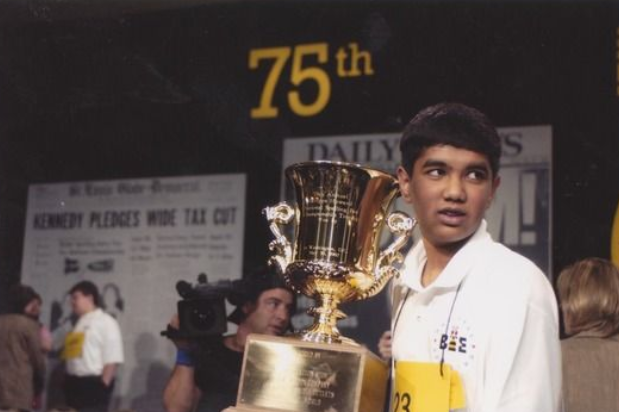 Pratyush Buddiga memenangkan hibah $ 12.000 untuk belajar pada usia 13 tahun di Spelling Bee.