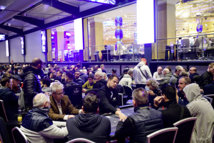 Как проходит турнир COLOSSUS. Масочный режим для посетителей King's Casino необязателен