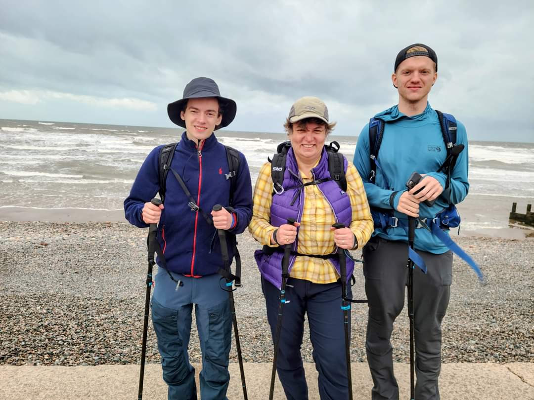 Трое покеристов в турпоходе (Йохан Шульц-Педерсен, Виктория Лившиц и Лэндон Тайс)