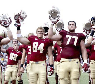 Алекс Фоксен играл под номером 84