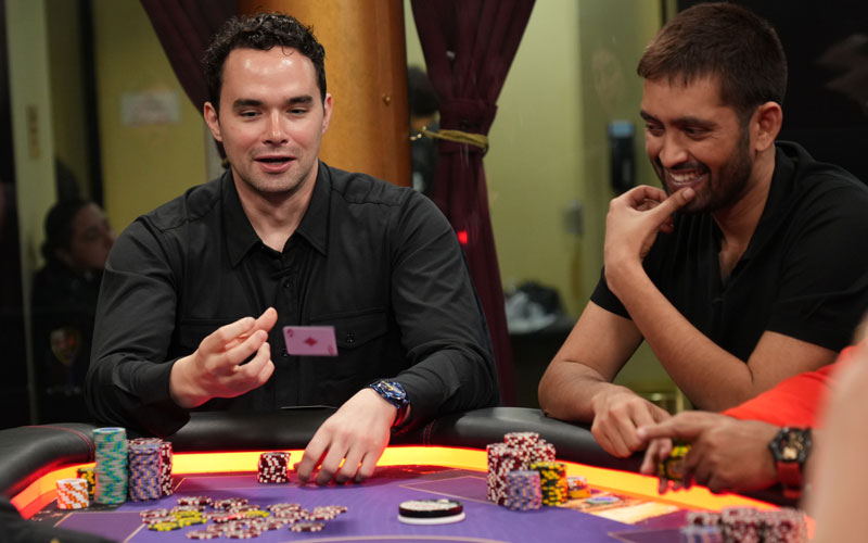 Алан Китинг слева