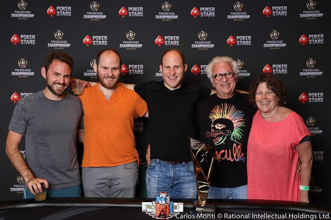 Слева направо: Макс, Сэм и Люк Гринвуды