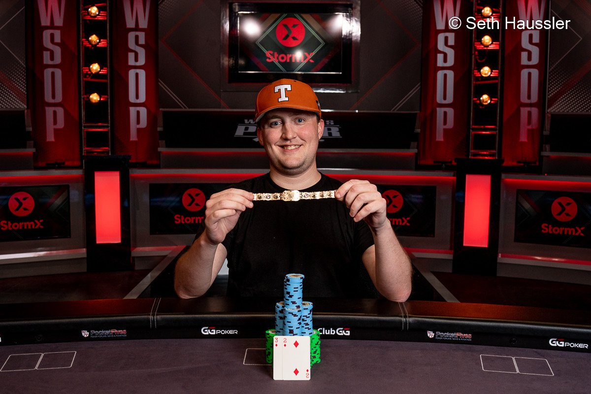 Майкл Мончек, фото после победы в $1,5K WSOP Limit Holdem 2022