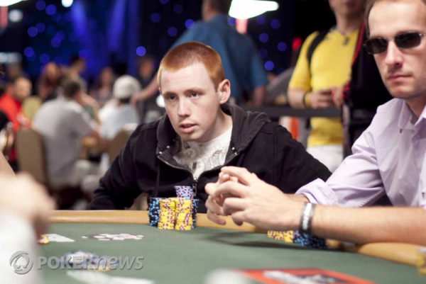 Ты кого на понт берешь э, у меня тузы жи есь да?