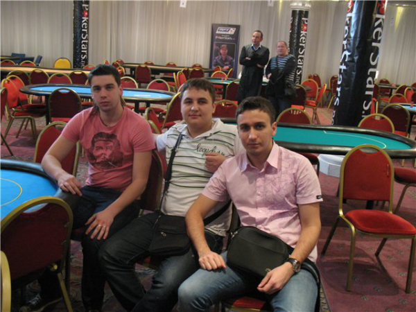 Команда "Красные Носы" в полном составе - Vampirka, golowa и hint.