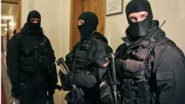 В Киеве продолжают закрывать покерные клубы. В Киеве продолжают закрывать покерные клубы.