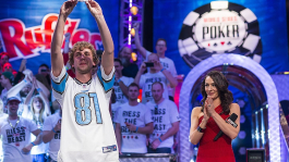 По следам WSOP: футболка чемпиона и симулятор финалки По следам WSOP: футболка чемпиона и симулятор финалки