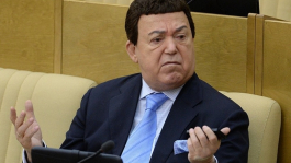 Иосиф Кобзон дал мужчине $25 млн в долг, а тот проиграл их в покер Иосиф Кобзон дал мужчине $25 млн в долг, а тот проиграл их в покер