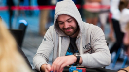 Денис «FLAT» Тимофеев на финалке PokerStars Championship Panama (трансляция завершена) Денис «FLAT» Тимофеев на финалке PokerStars Championship Panama (трансляция завершена)